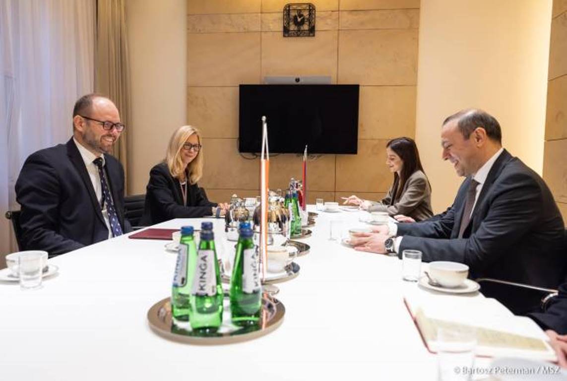Секретарь Совбеза Армении встретился с заместителем госсекретаря Польши