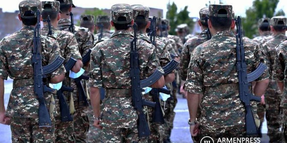 Премьер утвердил перечень мер по обеспечению внесения изменений в закон «О военной службе и статусе военнослужащих»