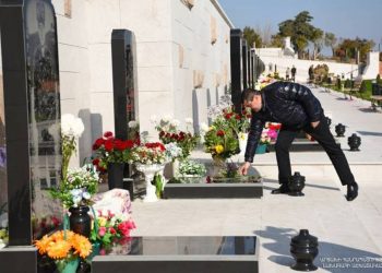 Араик Арутюнян почтил память погибших в третьей Арцахской войне