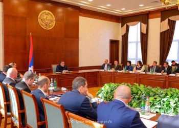 Артак Бегларян будет заниматься внешнеполитическими, социальными, гуманитарными проблемами Арцаха