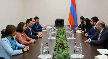 Секретарь Совбеза Армении принял группу молодых делегатов Парламентской Ассамблеи ОБСЕ
