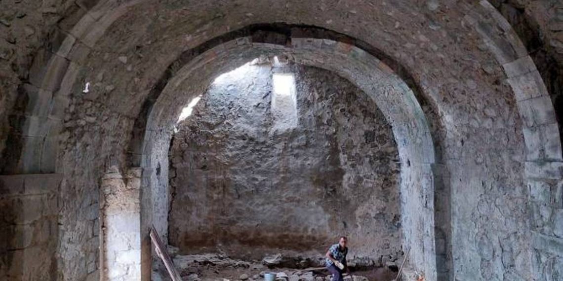 Армяно-германская экспедиция в пещере Егегис-1 обнаружила кости животных, которым около 6000 лет