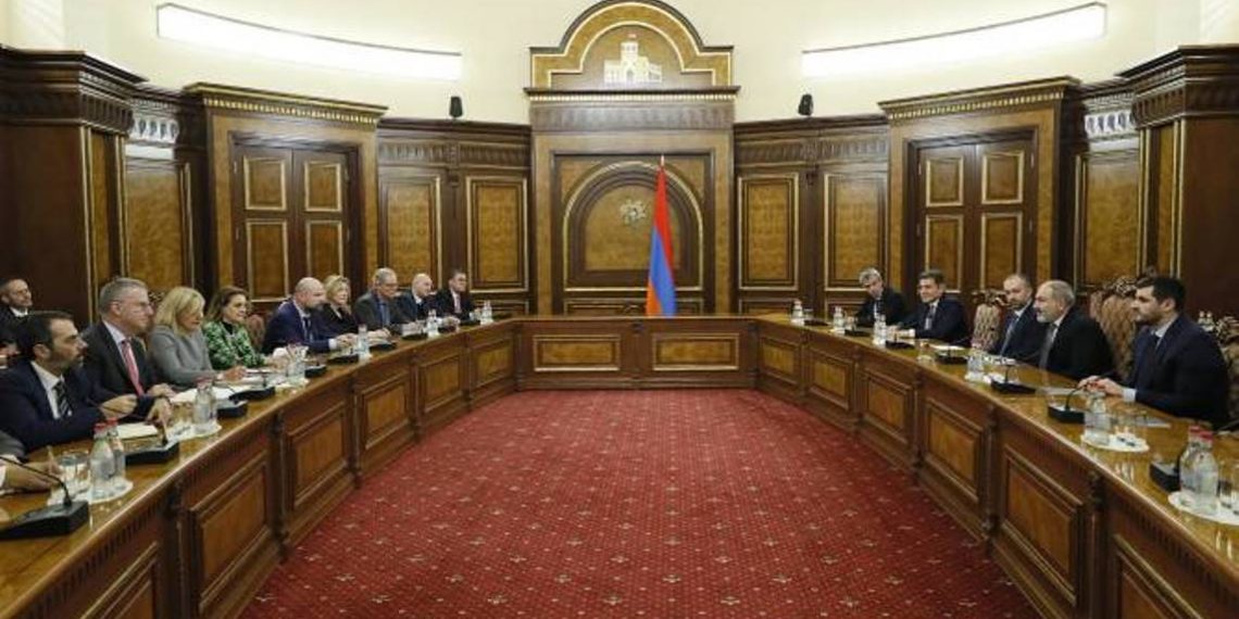 Премьер-министр Пашинян принял делегацию  спецпосланников ЕС и государств-членов ЕС по вопросам Восточного партнерства