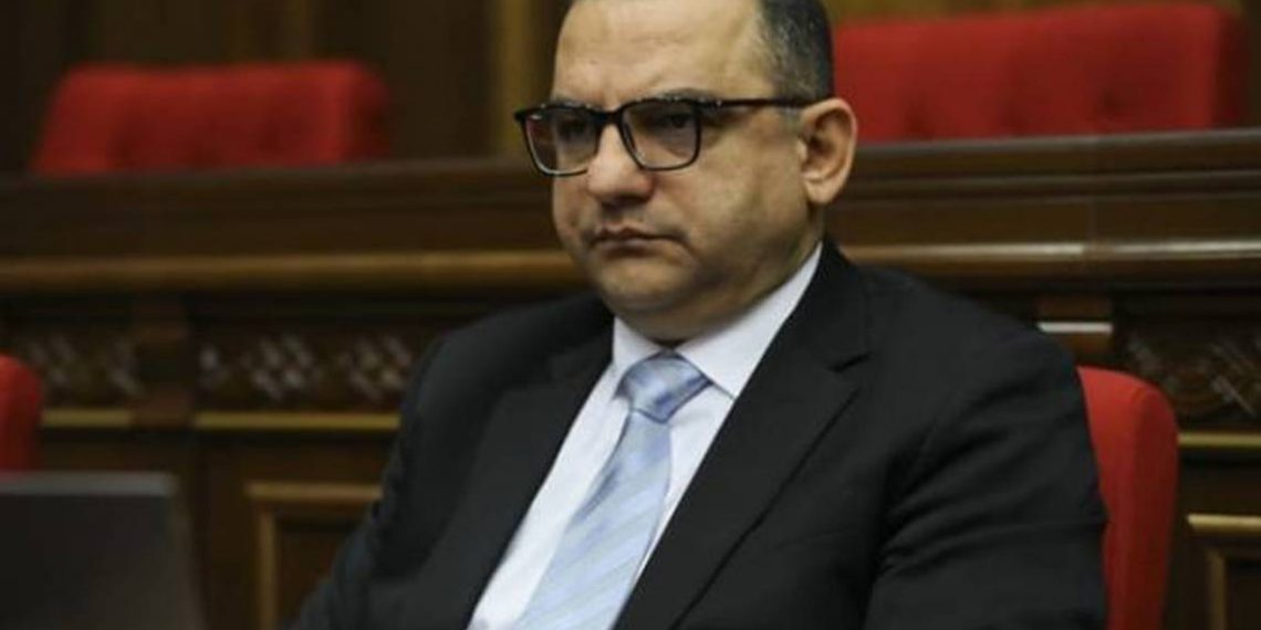 Министр финансов представил в Парламенте Армении проект госбюджета на 2023 год