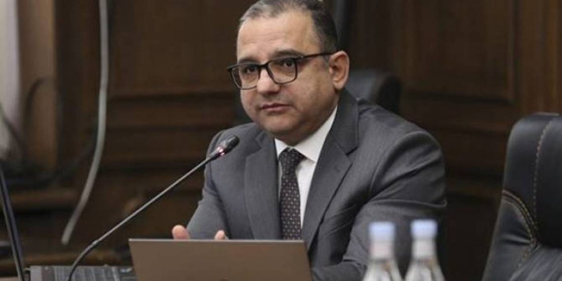 ЦБ в 2023 году должен продолжить политику высоких процентных ставок, стремясь вернуться к 4% инфляции: министр финансов