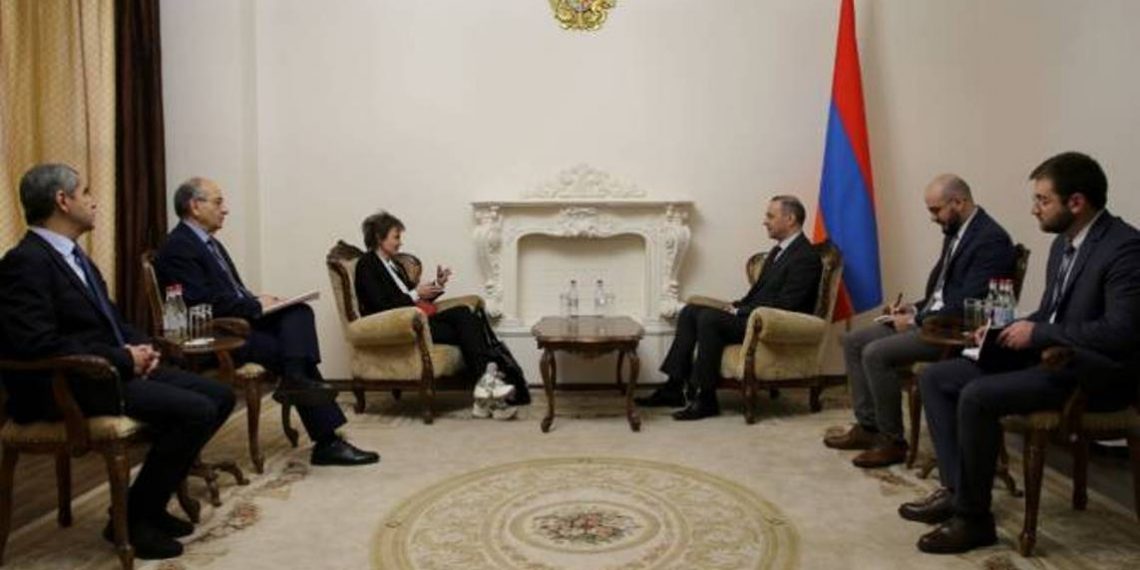 Секретарь Совбеза Армении представил экс-президенту Швейцарии последствия агрессии Азербайджана против Армении