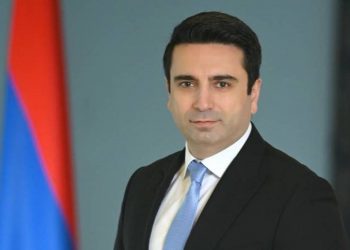 Делегация во главе со спикером парламента Армении находится в Тбилиси с официальным визитом