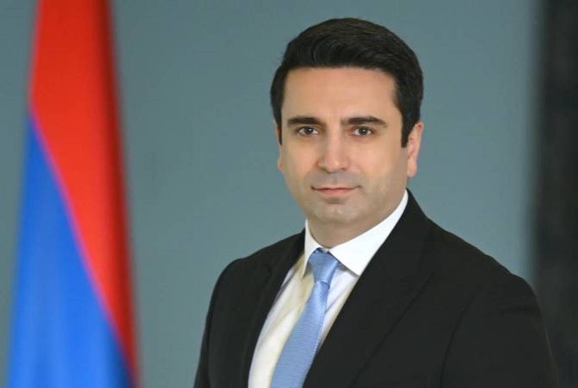 Делегация во главе со спикером парламента Армении находится в Тбилиси с официальным визитом