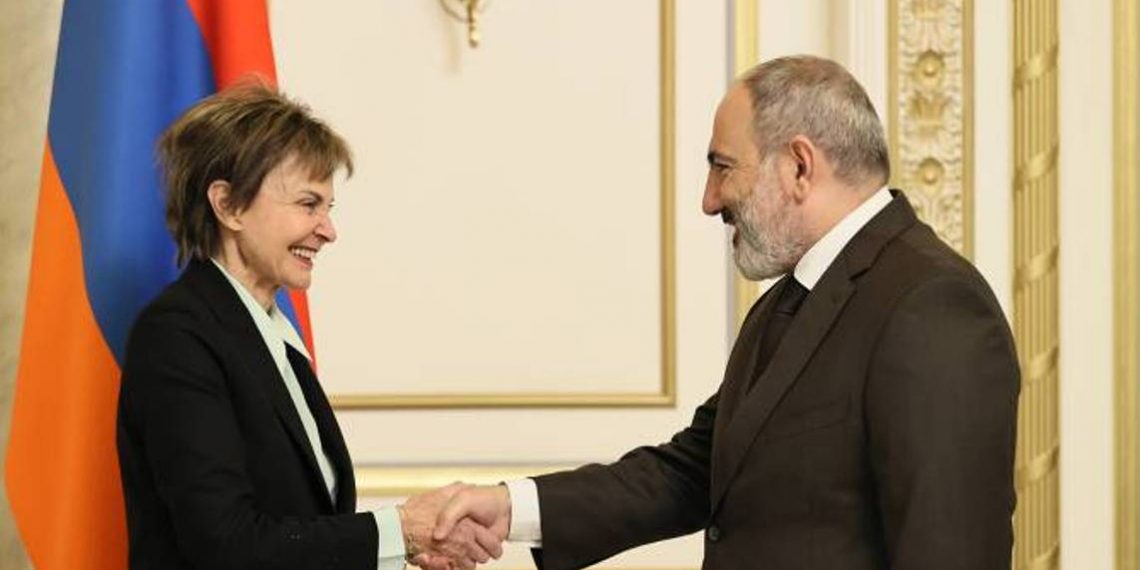 Премьер-министр Армении принял экс-президента Швейцарии