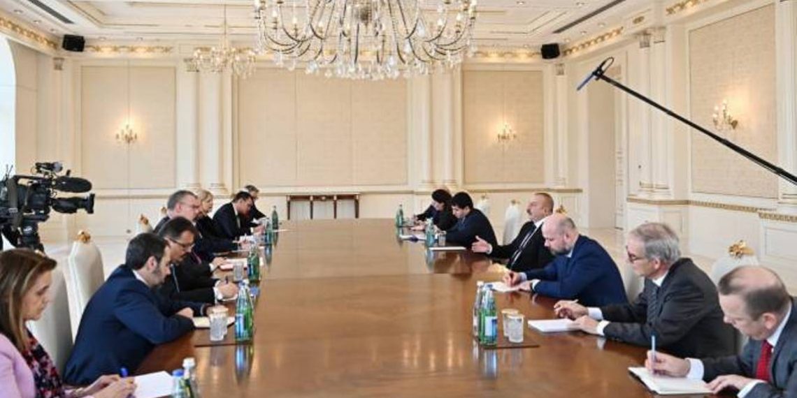 В Азербайджан прибыл спецпосланник ЕС по вопросам Восточного партнерства Дирк Шубель