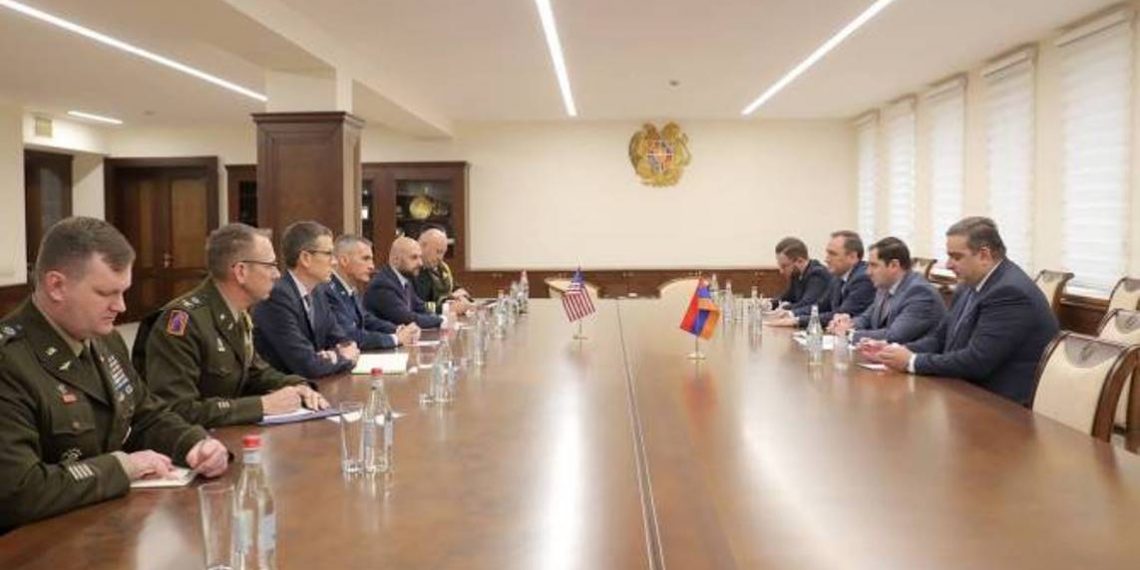 Министр обороны Армении и генерал ВС США обсудили вопросы сотрудничества в оборонной сфере