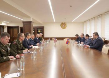 Министр обороны Армении и генерал ВС США обсудили вопросы сотрудничества в оборонной сфере