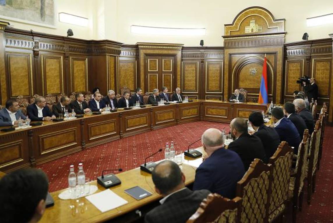 Премьер-министр Пашинян принял группу украинских бизнесменов армянского происхождения