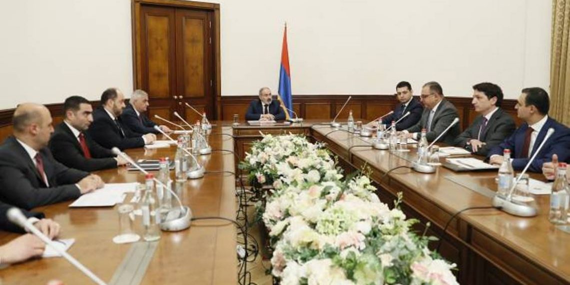 Премьер-министру представлен доклад о деятельности министерства финансов Армении в 2022 году
