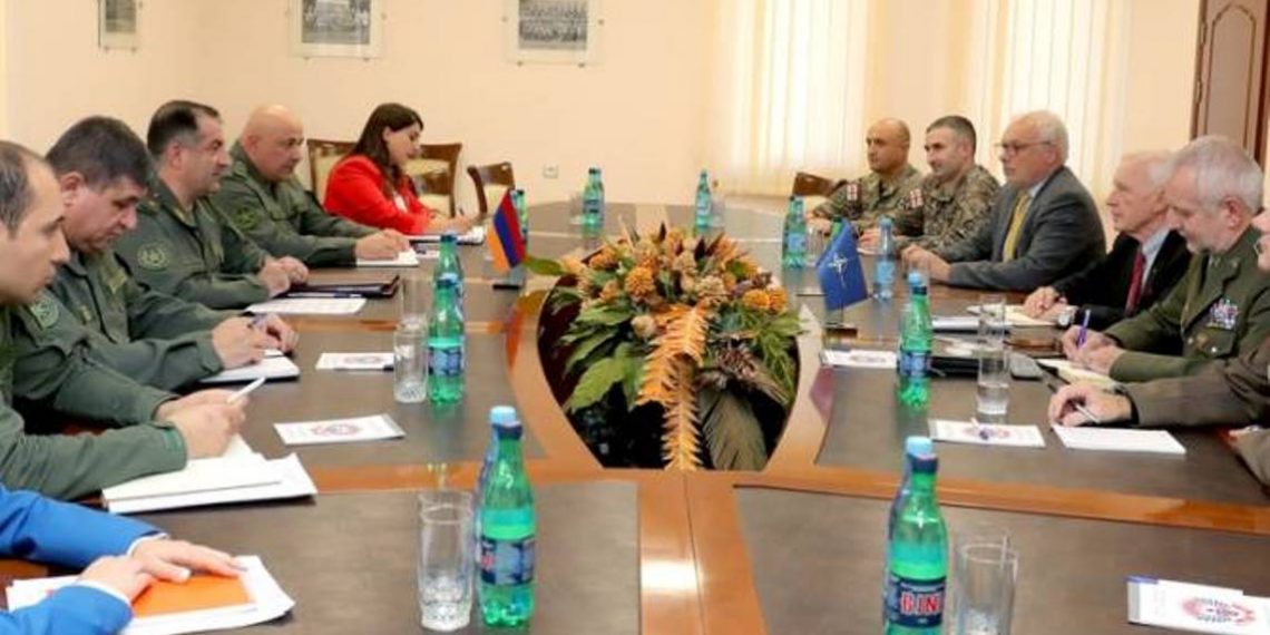 Начальник ГШ ВС Армении принял консультативную группу НАТО