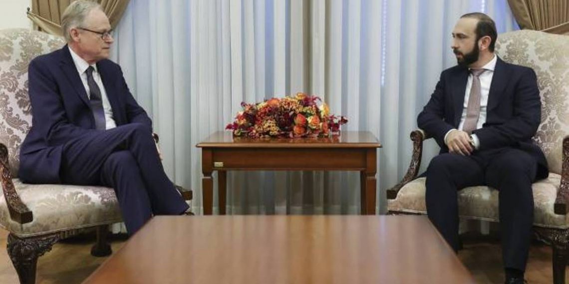 Арарат Мирзоян и Михаэль Зиберт обменялись мнениями относительно деятельности наблюдательской миссии