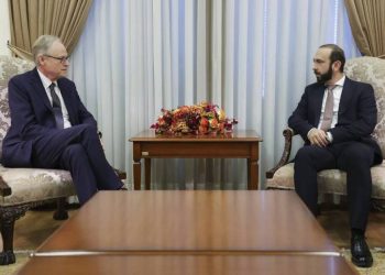 Арарат Мирзоян и Михаэль Зиберт обменялись мнениями относительно деятельности наблюдательской миссии