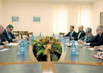 Замминистра обороны Армении принял управляющего директора Европейской службы внешних связей ЕС