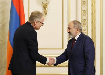 Премьер-министр Пашинян принял управляющего директора Европейской службы внешних связей ЕС Микаэля Зиберта