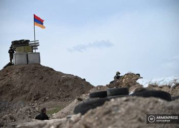 МО Армении опровергает распространенную Азербайджаном информацию о стрельбе по азербайджанским позициям