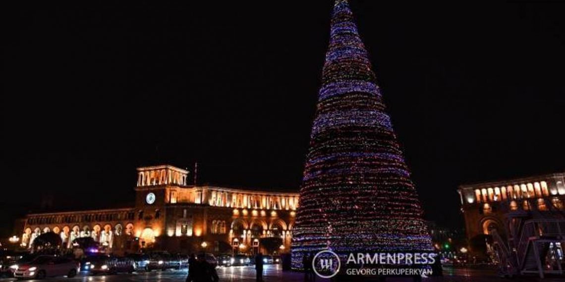 Известно, когда зажгутся огни главной елки страны