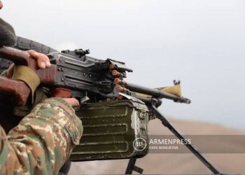 ВС Азербайджана в течение трех часов вели огонь в направлении армянских позиций из огнестрельного оружия разного калибра