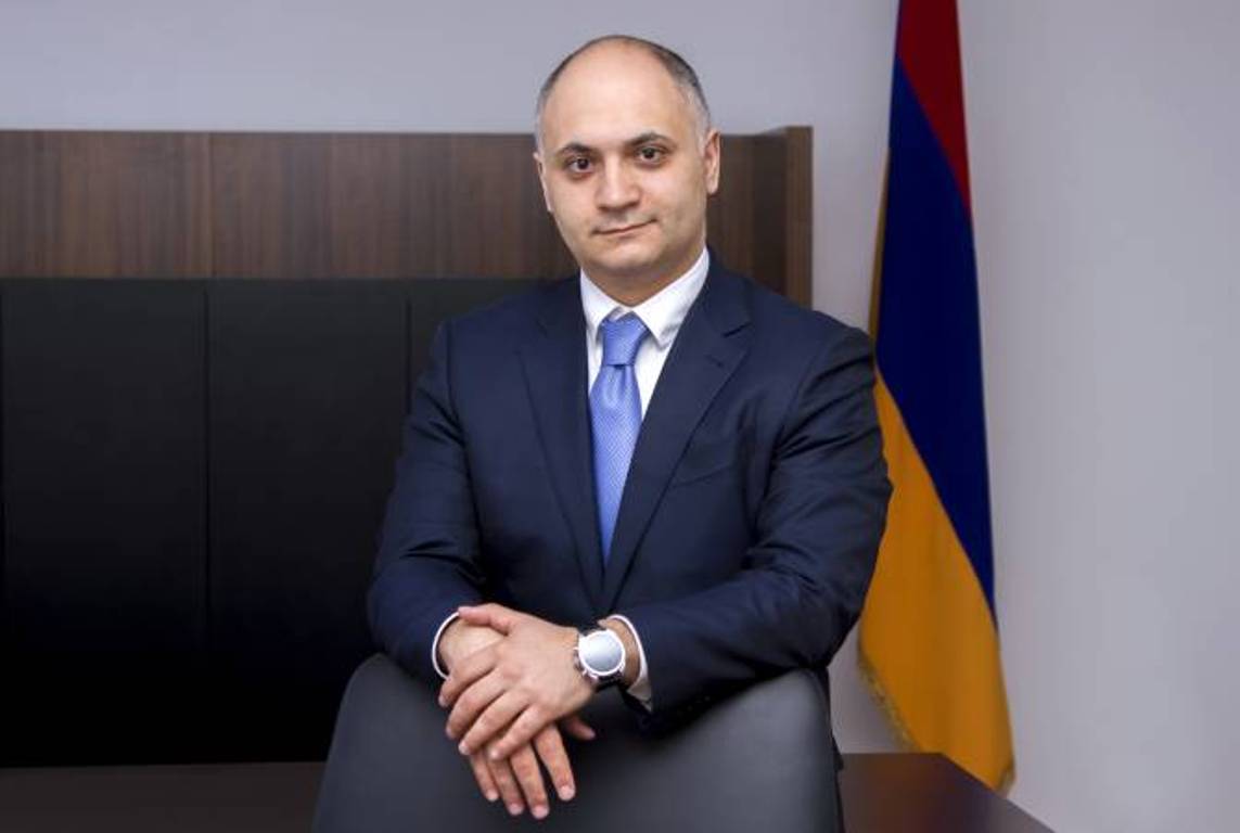 Председатель ГКЗЭК Армении выехал в Париж для участия во Всемирной конференции ОЭСР