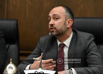 Армения не считает, что переговорный процесс с Азербайджаном зашел в тупик: Эдуард Агаджанян