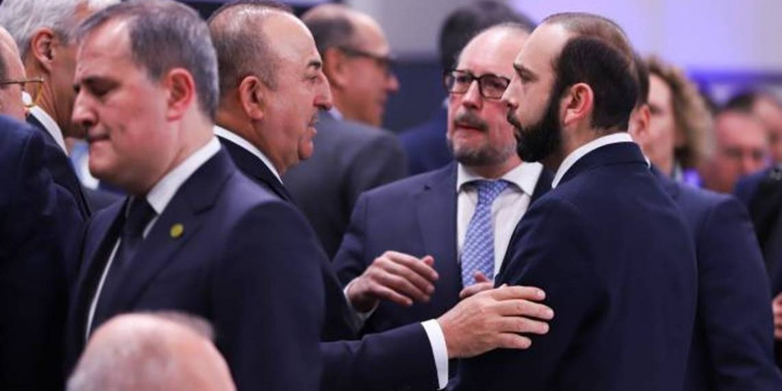 Слухи о трехсторонней встрече глав МИД Армении, Азербайджана и Турции преувеличены: пресс-секретарь МИД