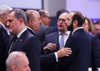 Слухи о трехсторонней встрече глав МИД Армении, Азербайджана и Турции преувеличены: пресс-секретарь МИД