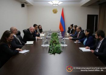 Секретарь Совета безопасности Армении встретился с американским сопредседателем Минской группы ОБСЕ