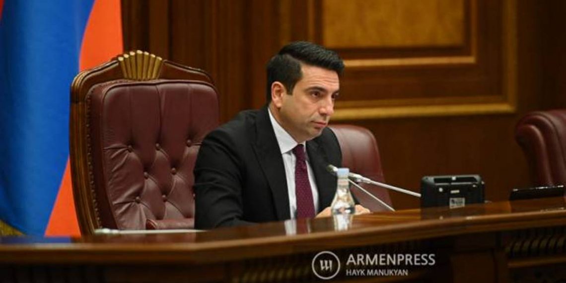 Делегация во главе со спикером НС Армении посетит Москву с рабочим визитом