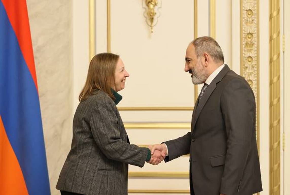 Премьер-министр Армении провел встречу с послом США Линн Трейси, завершающей свою дипломатическую миссию в Армении