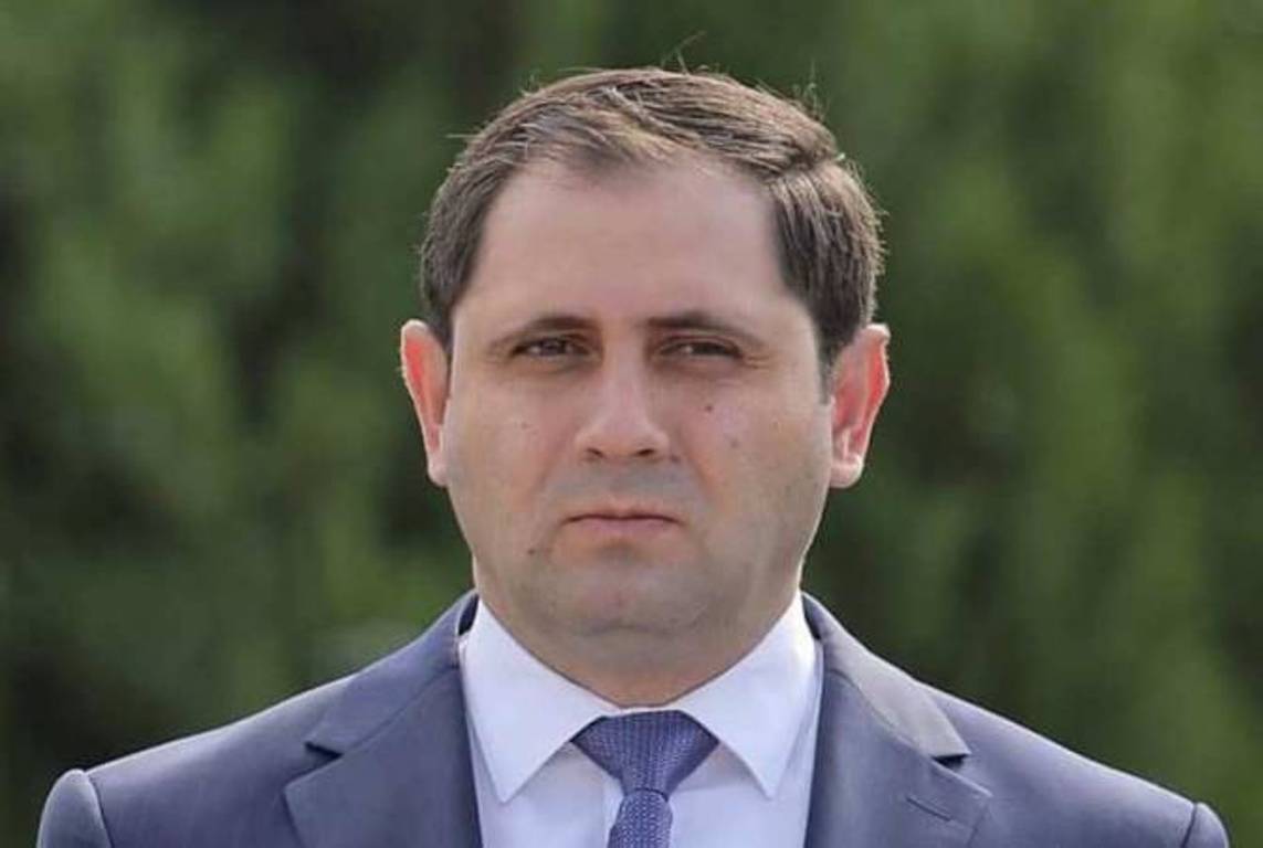 В Россию выехала делегация, возглавляемая министром обороны Армении