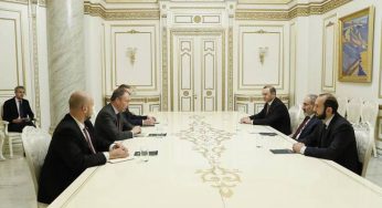 Премьер-министр Пашинян принял специального представителя ЕС по вопросам Южного Кавказа и кризиса в Грузии Тойво Клаара