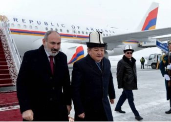 Никол Пашинян с рабочим визитом прибыл в Бишкек