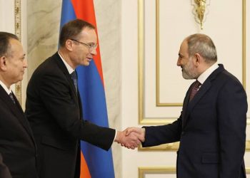 Премьер-министр принял делегацию управляющей пенсионными фондами компании “Амунди Групп”