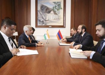 Глава МИД Армении представил своему индийскому коллеге ситуацию, созданную закрытием Азербайджаном Лачинского коридора