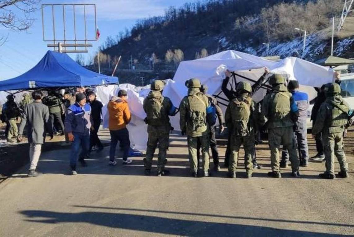 По состоянию на 11:00 Азербайджан продолжает удерживать Лачинский коридор закрытым