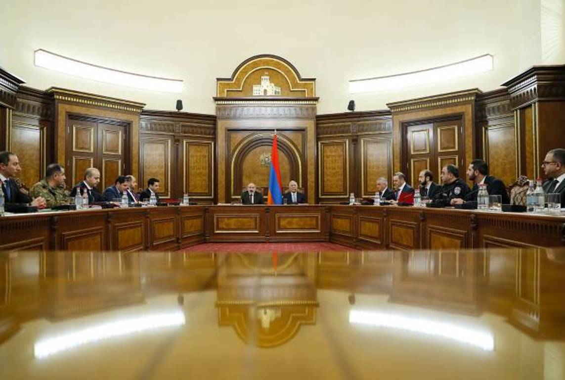 Тигран Хачатрян назначается вице-премьером, министром финансов — Ваге Ованнисян: проходит заседание Совбеза