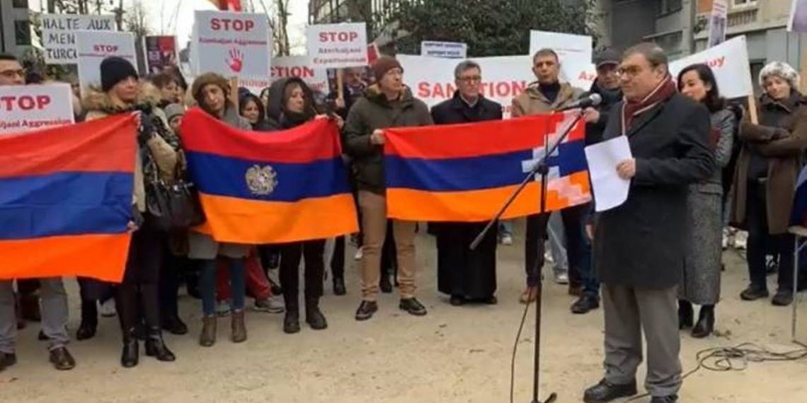 Армяне Бельгии провели акцию протеста, требуя оказать давление на Азербайджан