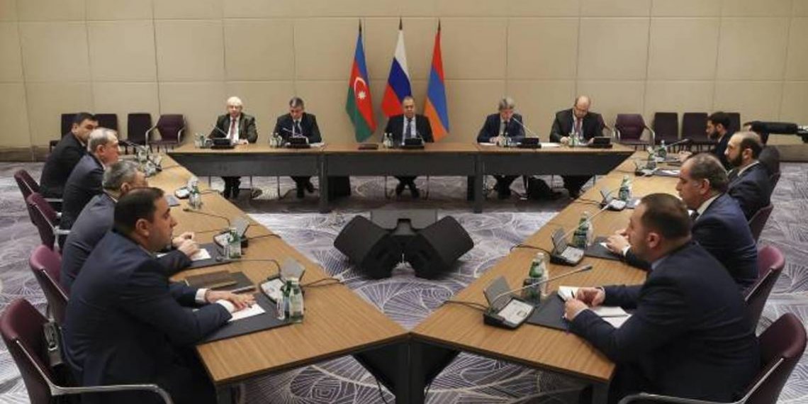 Армения попросила перенести встречу глав МИД Армении, России и Азербайджана с учетом ситуации в Лачинском коридоре