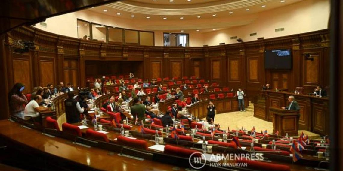 Совет НС Армении не будет обращаться в КС