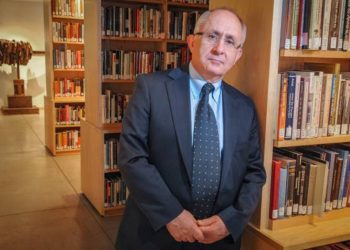 120 тысяч человек находятся в осаде Азербайджана: Танер Акчам выразил поддержку армянам Арцаха