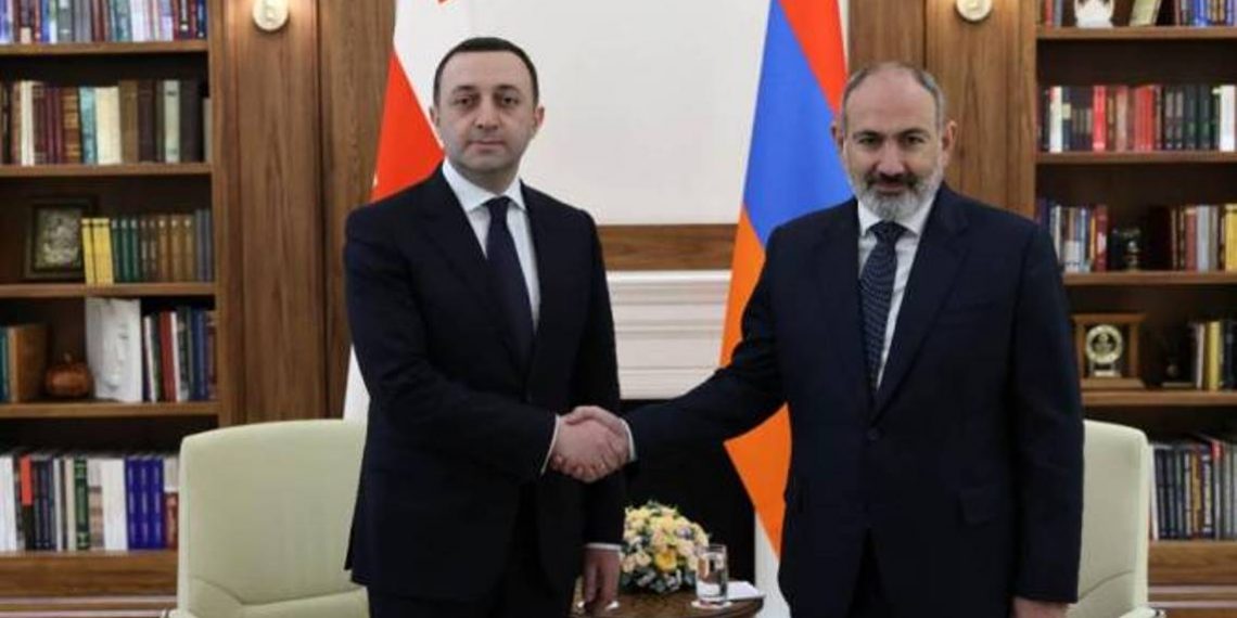Никол Пашинян провел приватную беседу с премьер-министром Грузии