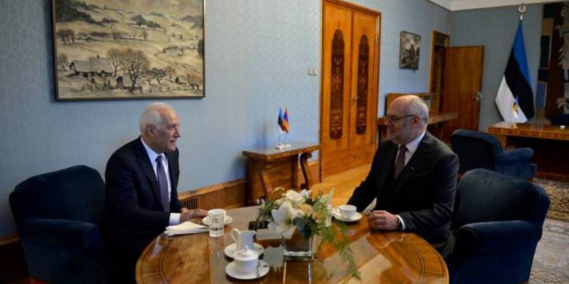 Эстония поддерживает решение о размещении наблюдательной миссии ЕС на границе Армении и Азербайджана: Алар Карис