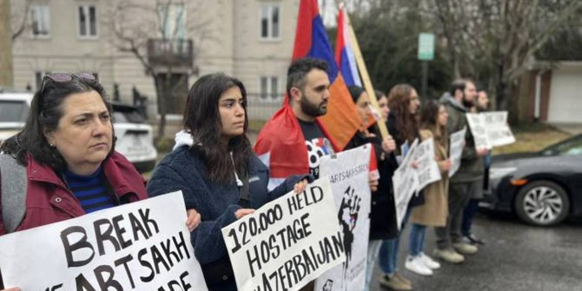 Демонстрация у посольства Азербайджана 