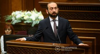 Именно азербайджанская сторона прекратила обсуждение текста мирного договора: глава МИД Армении