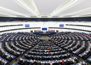 Европарламент требует немедленного восстановления свободного передвижения по Лачинскому коридору