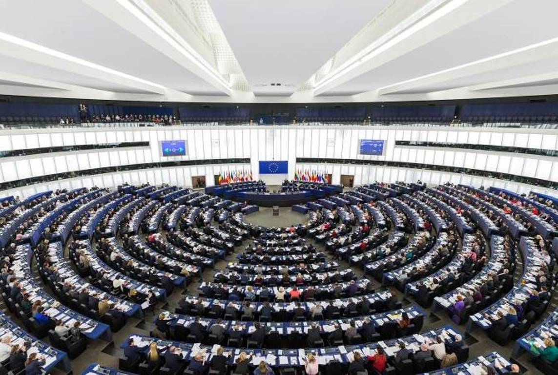 Европарламент требует немедленного восстановления свободного передвижения по Лачинскому коридору